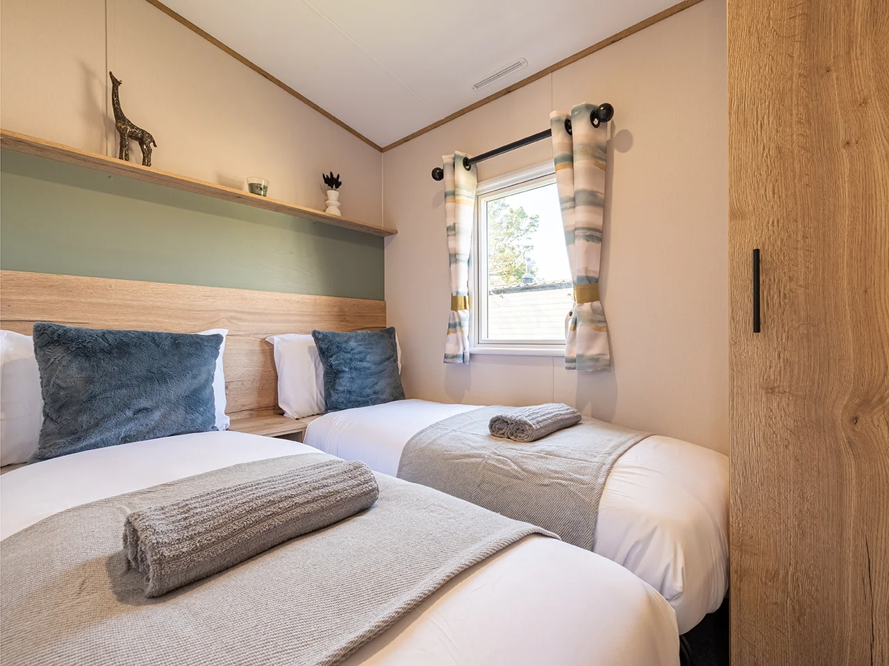 ABI Cosworth twin single beds