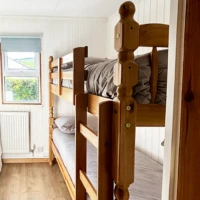 lodge bedroom with bunkbeds